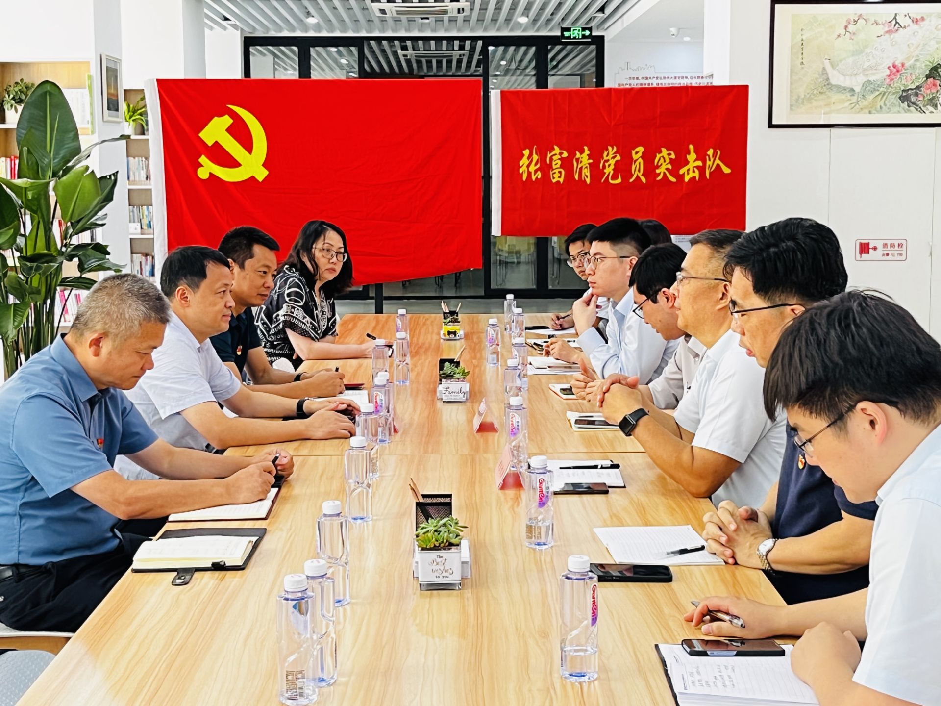 新区宜居  未来已来 —K8凯发旗舰厅集团开展联合主题党建共建活动